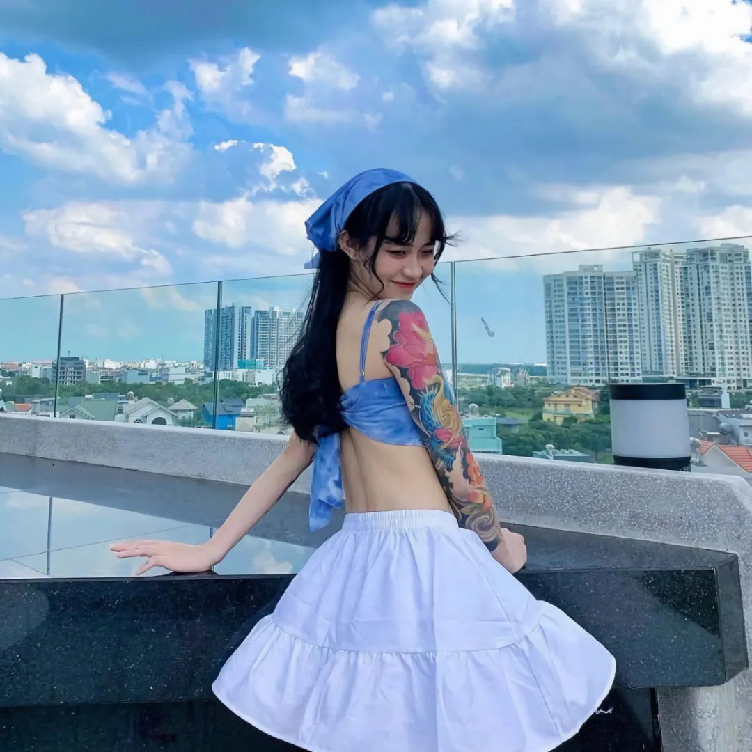 女服务员